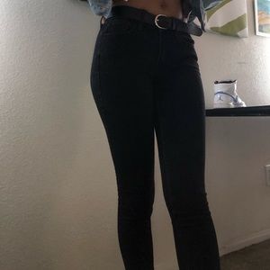 Low cut jeans